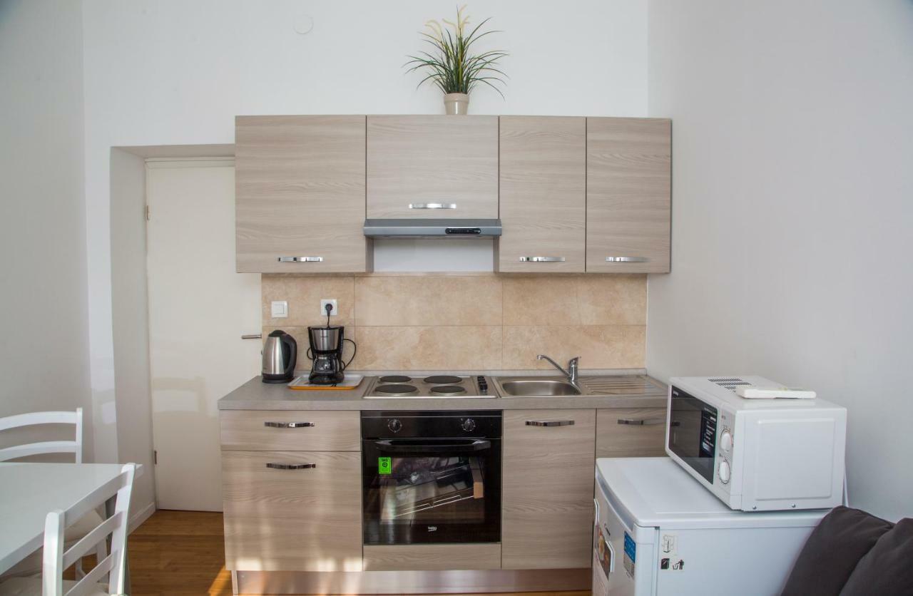 Apartments Victoria Дубровник Экстерьер фото